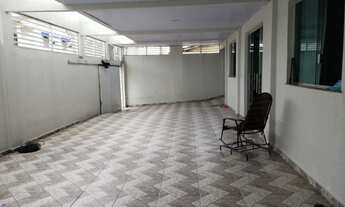 Imagem 2: Casa Ajuricaba com 2 Pisos - R$ 3.000,00