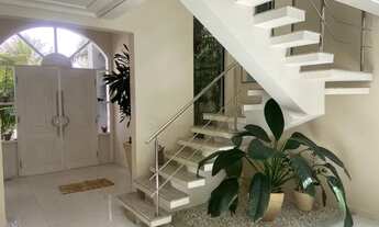 Imagem 5: Casa de condomínio sobrado para venda tem 525 metros quadrados com 6 quartos