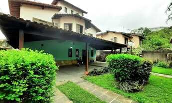 Imagem: Mansão colonial com 470 m², 5 quartos