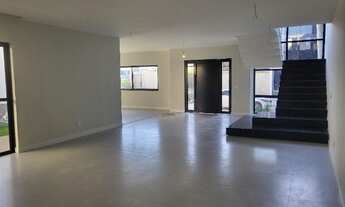 Imagem 6: Casa triplex contemporânea em condominio Sagrada Familia no Recreio dos Bandeirantes