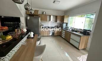 Imagem 6: Casa para aluguel, 4 quartos, 1 suíte, 2 vagas, Jardim Europa - Uberlândia/MG