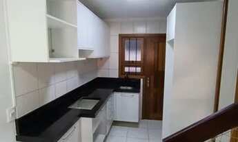 Imagem 7: Sobrado triplex semimobiliado com 2 dormitórios, banheiro, lavabo, sala de estar e jantar