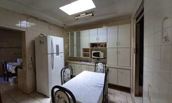 Imagem 7: Sobrado para aluguel possui 239 metros quadrados com 3 quartos