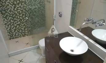 Imagem 6: Sala, 2 quartos, com dependência completa, com área externa e terraço/ solarium. Vaga na e