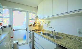 Imagem 7: Apartamento para venda tem 144 metros quadrados com 3 quartos em Petrópolis - Porto Alegre