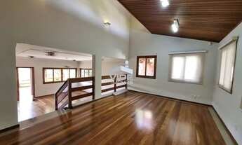 Imagem 4: Casa à venda no San Conrado, rua com pouco movimento