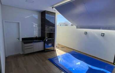 Imagem 2: Casa com piscina em condomínio