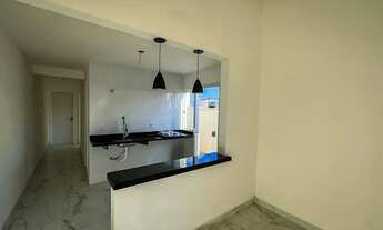 Imagem 3: Casa à Venda no Caminho do Sol com 2 Quartos, Sendo 1 Suíte - Modernidade e Conforto