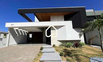 Imagem 6: Casa de Alto Padrão com 3 Suítes, Piscina e Energia Fotovoltaica em Condomínio Fechado