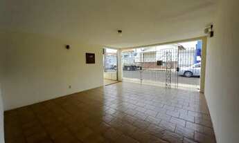 Imagem 2: Casa Com Quintal à Venda na Vila Carmelo Com 3 Quartos