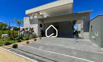 Imagem 2: Casa Térrea no Residencial Shalom 3 Suítes, Piscina Aquecida e Espaço Gourmet em Condomín