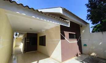 Imagem 2: Disponível para locação em Paiçandu, esta excelente casa oferece conforto e praticidade pa