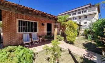 Imagem: Casa com 4 quartos em rua asfaltada na 2ª