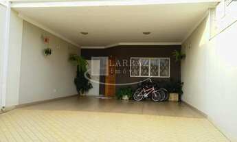 Imagem 2: Ótima casa para venda no Monte Alegre, 3 suites, varanda, area gourmet com churrasqueira