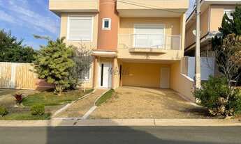 Imagem: Casa com 4 suítes e com móveis em Swiss