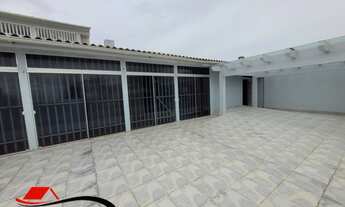 Imagem 2: IMPERDÍVEL! CASA DE 02 PISOS! DE FRENTE PARA O MAR! 06 DORMITÓRIOS! BANHEIRA DE HIDRO! VIS