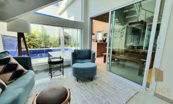 Imagem: Maravilhoso sobrado localizado em um dos