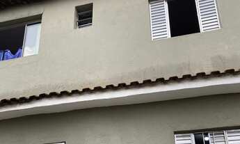 Imagem 4: Sobrado para aluguel possui 42 metros quadrados com 2 quartos