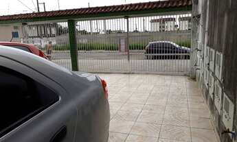 Imagem 6: Casa semi nova, térrea, sobreposta baixa, com dois dormitórios, sala, cozinha, banheiro, á