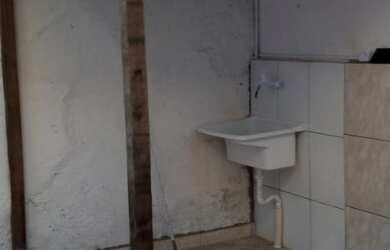 Imagem 2: Casa dependente com 2 Quartos para Alugar, 60 m²