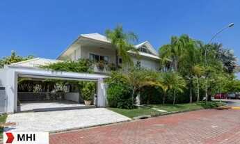 Imagem 2: Casa de condomínio para venda possui 680 metros quadrados com 5 quartos