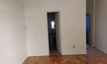 Imagem 2: Apto Centro, frente, amplo, sol, Rua 16 de março, excelente preço - Petrópolis - RJ