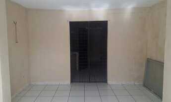 Imagem 3: Casa com 60m², 02 quartos, 01 banheiro, cozinha, sala, área de serviço, lavanderia e forra