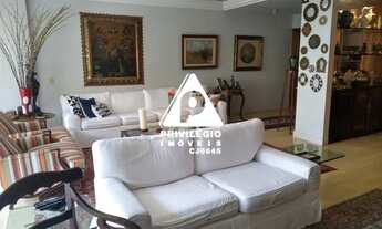 Imagem 7: Na Lagoa, maravilhoso apartamento de 4 quartos (sendo 3 suítes), 2 dependências completas