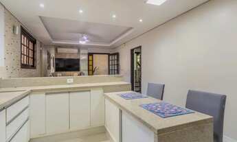 Imagem 1: Porto Alegre - Casa Padrão - Cristal