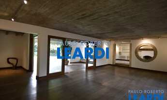 Imagem: SOBRADO - CIDADE JARDIM - SP