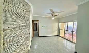 Imagem 4: Alugo casa com 05 quartos (03 suítes) e 04 vagas de garagem - Jardim Itália - Cuiabá - MT