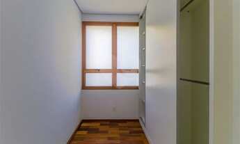 Imagem 6: Apartamento para aluguel e venda tem 242 metros quadrados com 3 quartos