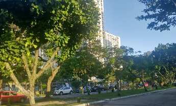 Imagem: Belo quarto ventilado e iluminado em andar