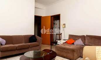 Imagem 2: Casa para aluguel, 4 quartos, 7 vagas, Santa Mônica - Uberlândia/MG