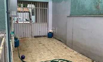 Imagem 2: PORTO ALEGRE - Casa Padrão - Auxiliadora