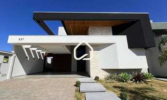 Imagem 7: Casa de Alto Padrão com 3 Suítes, Piscina e Energia Fotovoltaica em Condomínio Fechado