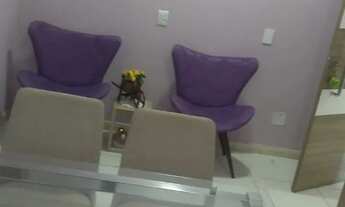 Imagem 2: Sala comercial completa com consultório, recepção e banheiro no centro da cidade