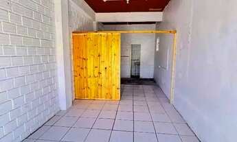 Imagem 2: Loja com 30 m², localizada às margens da Rodovia Tapir Rocha