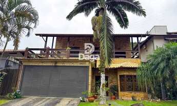 Imagem: Casa em condomínio fechado de alto padrão