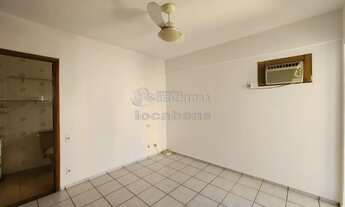 Imagem 6: Centro - Apartamento com 03 dormitórios com armários e sacadas