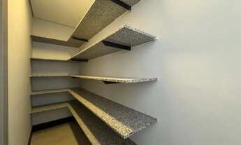 Imagem 6: Imóvel para aluguel e venda tem 490 metros quadrados com 4 quartos