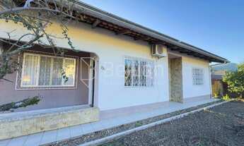 Imagem: Casa no Centro de Rodeio