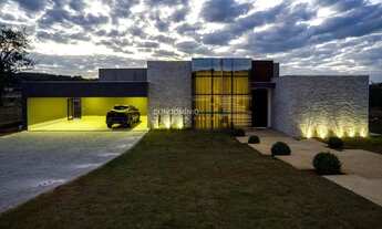 Imagem: Imóvel Luxuoso localizado na entrada da