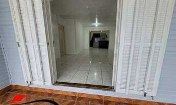 Imagem 7: IMPERDÍVEL! CASA DE 02 PISOS! DE FRENTE PARA O MAR! 06 DORMITÓRIOS! BANHEIRA DE HIDRO! VIS