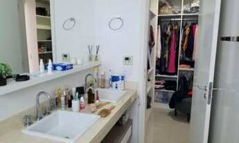 Imagem 2: Casa para venda possui 142 metros quadrados com 3 quartos em Interlagos - São Paulo - SP