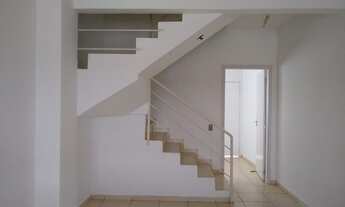 Imagem 7: Belíssimo sobrado com 2 dormitórios, sala com 2 ambientes, área de lazer e serviço coberta