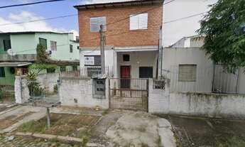 Imagem: Casa de dois pisos,bom para locação ou