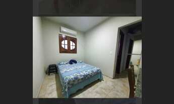 Imagem 5: Casa de condomínio para venda tem 215 metros quadrados com 5 quartos