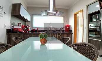 Imagem 7: Mont Blanc Residence - Ótima Casa com amplo living para vários ambientes integrado à uma v