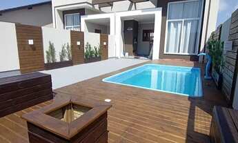 Imagem: Casa com piscina nova